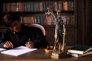 Scopri di più sull'articolo Querela: significato, termine, remissione