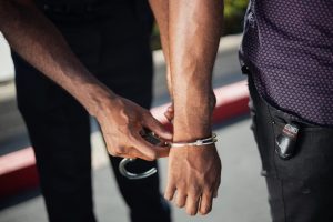 Scopri di più sull'articolo Arresti domiciliari: l’art 284 cpp e come funzionano