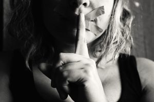 Scopri di più sull'articolo Denuncia per stalking come difendersi