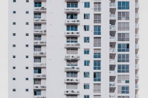 Scopri di più sull'articolo Stalking condominiale: cos’è e come difendersi