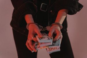 Scopri di più sull'articolo Dopo quanto tempo arriva una denuncia per furto?