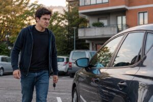 Scopri di più sull'articolo Rigare un’automobile è reato?